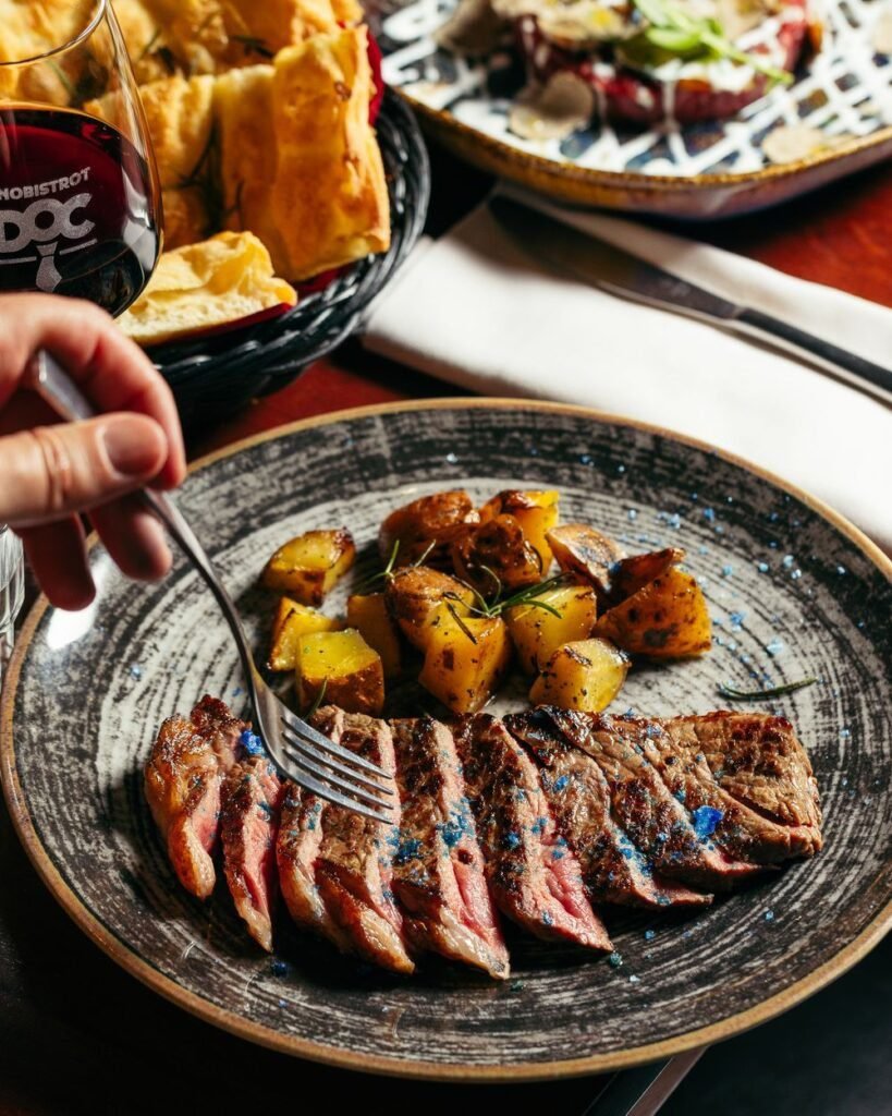 Filete de Angus australiano con patatas asadas